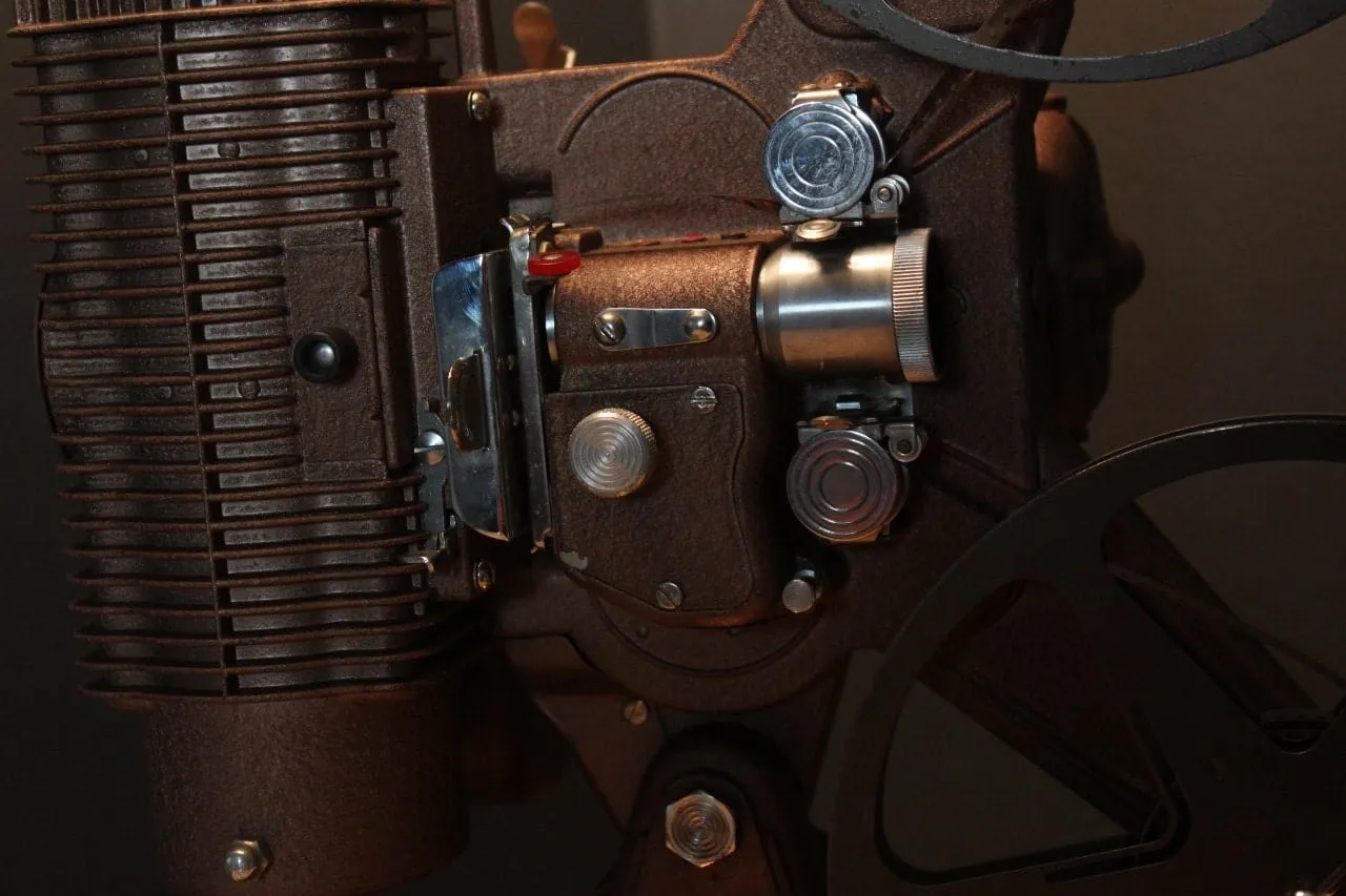 Movie Projector Table Lamp - Home Theater Décor - Early Brown K108  - Hollywood & Movie Theater décor - Film Art - Movie Maker Gift